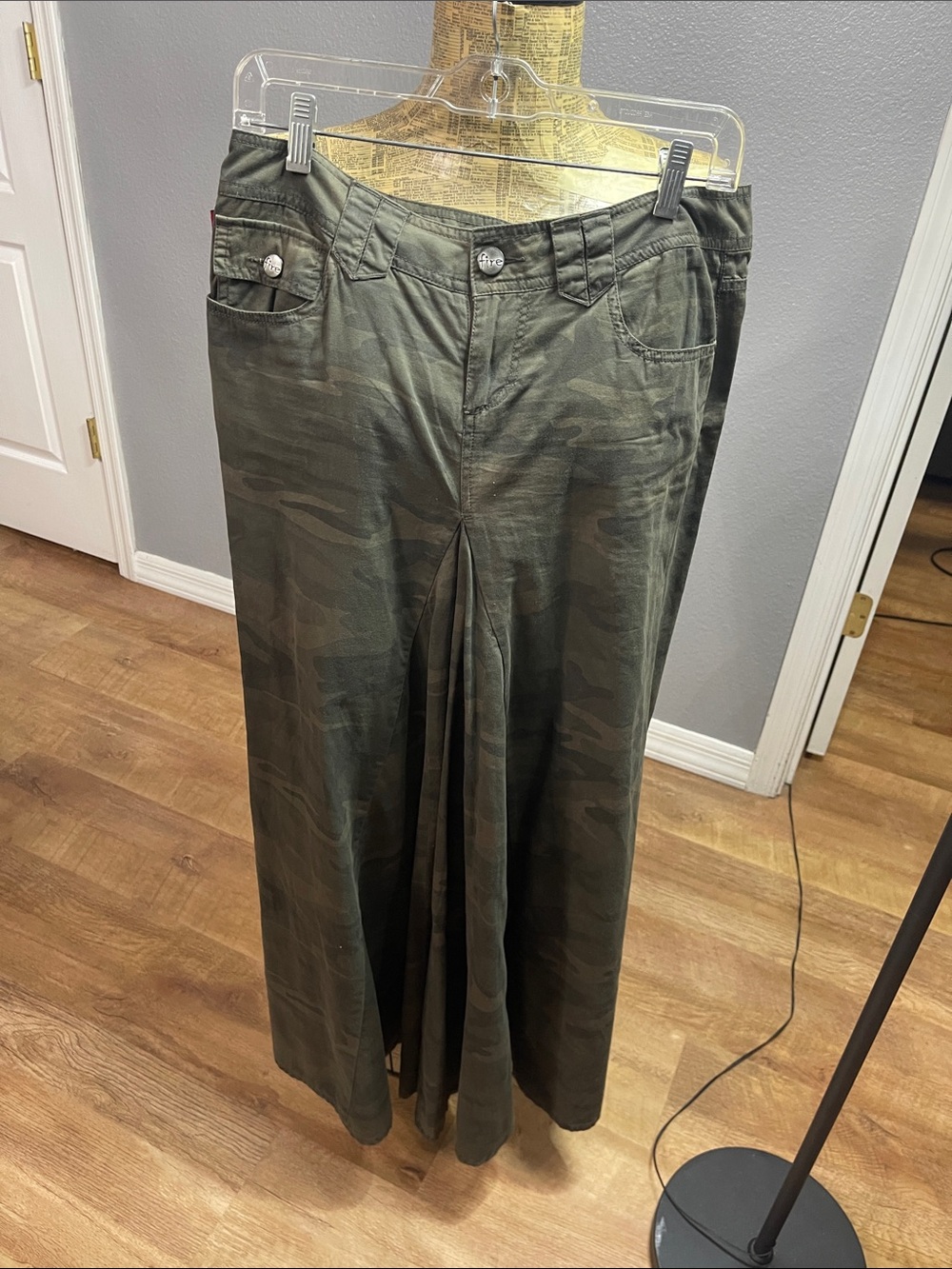 Wide Skirt Cargo Green Camo - by Fire Jeans - size 7